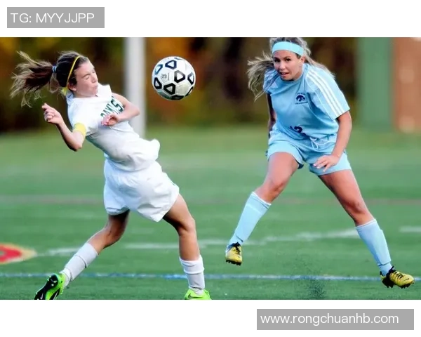 足球射门高球技巧解析如何提升射门精准度与力量的全面指南